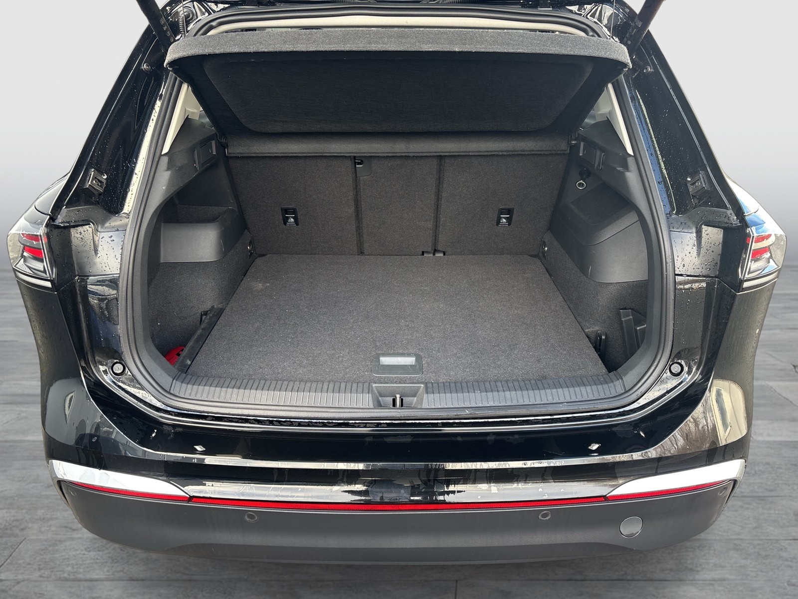 Volkswagen Tiguan 2.0 ELEGANCE NEUESMODELL AHK CAM ACC LM18