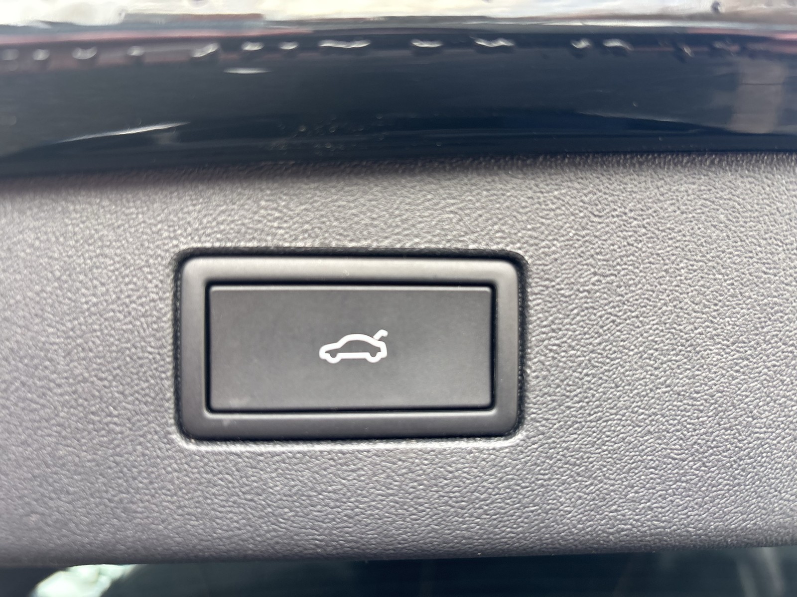 Volkswagen Tiguan 2.0 ELEGANCE NEUESMODELL AHK CAM ACC LM18