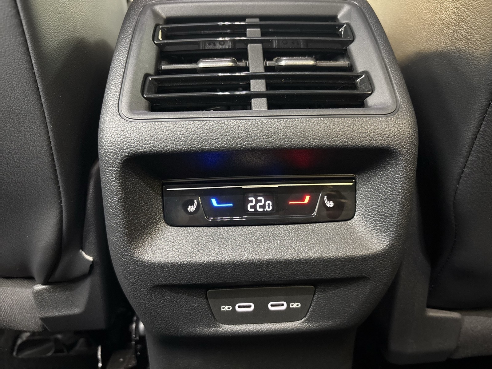 Volkswagen Tiguan 2.0 LIFE 4X4 NEUESMODELL STANDHZ. AHK CAM