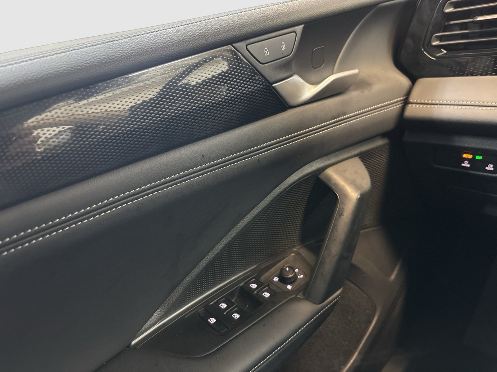 Volkswagen Tiguan 2.0 LIFE 4X4 NEUESMODELL STANDHZ. AHK CAM