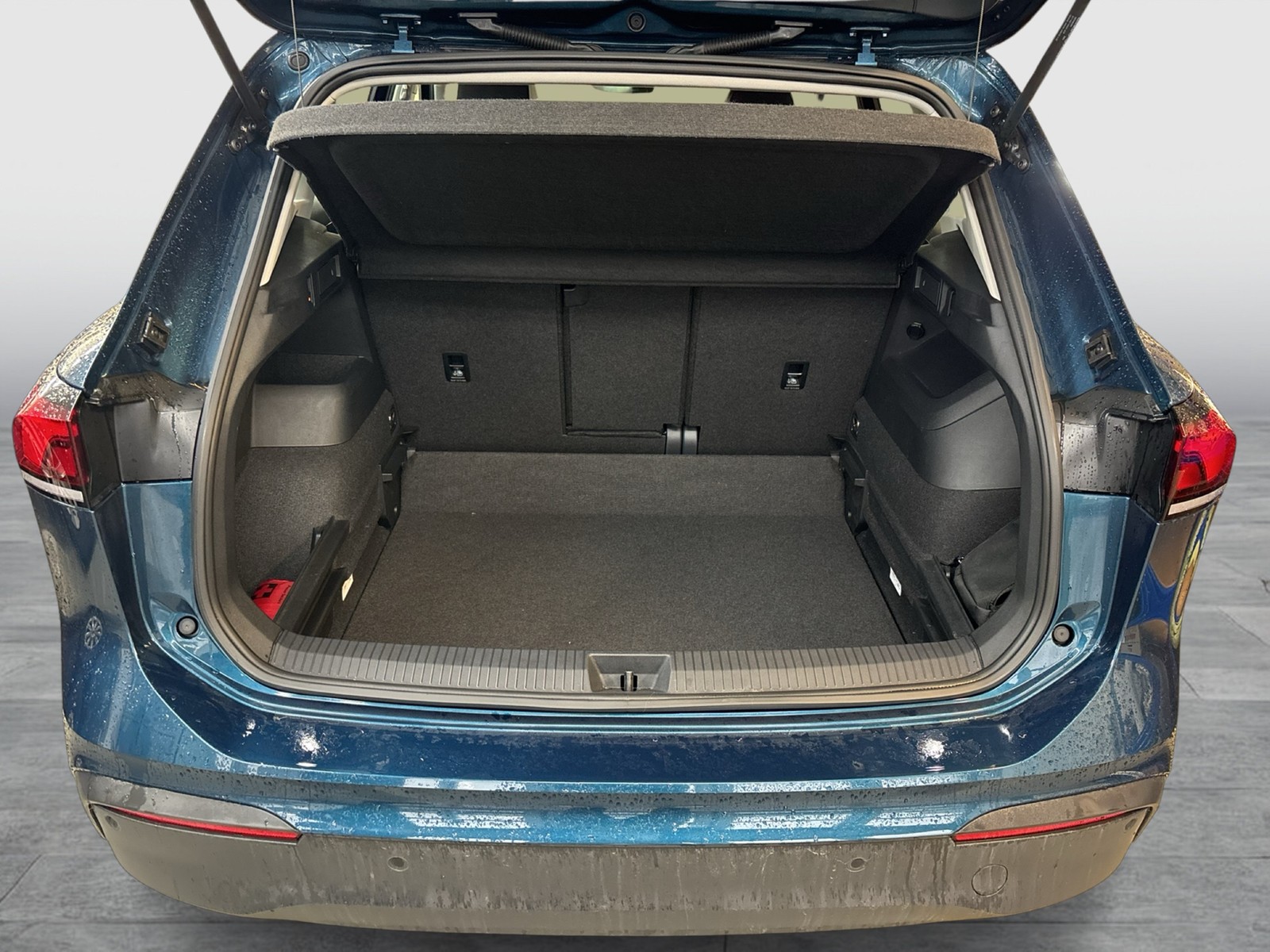 Volkswagen Tiguan 2.0 LIFE 4X4 NEUESMODELL STANDHZ. AHK CAM