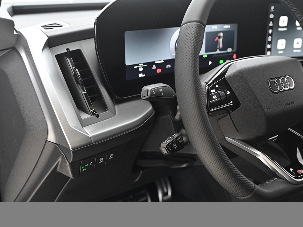 Audi Q4 e-tron S line quattro TECH PLUS LM21