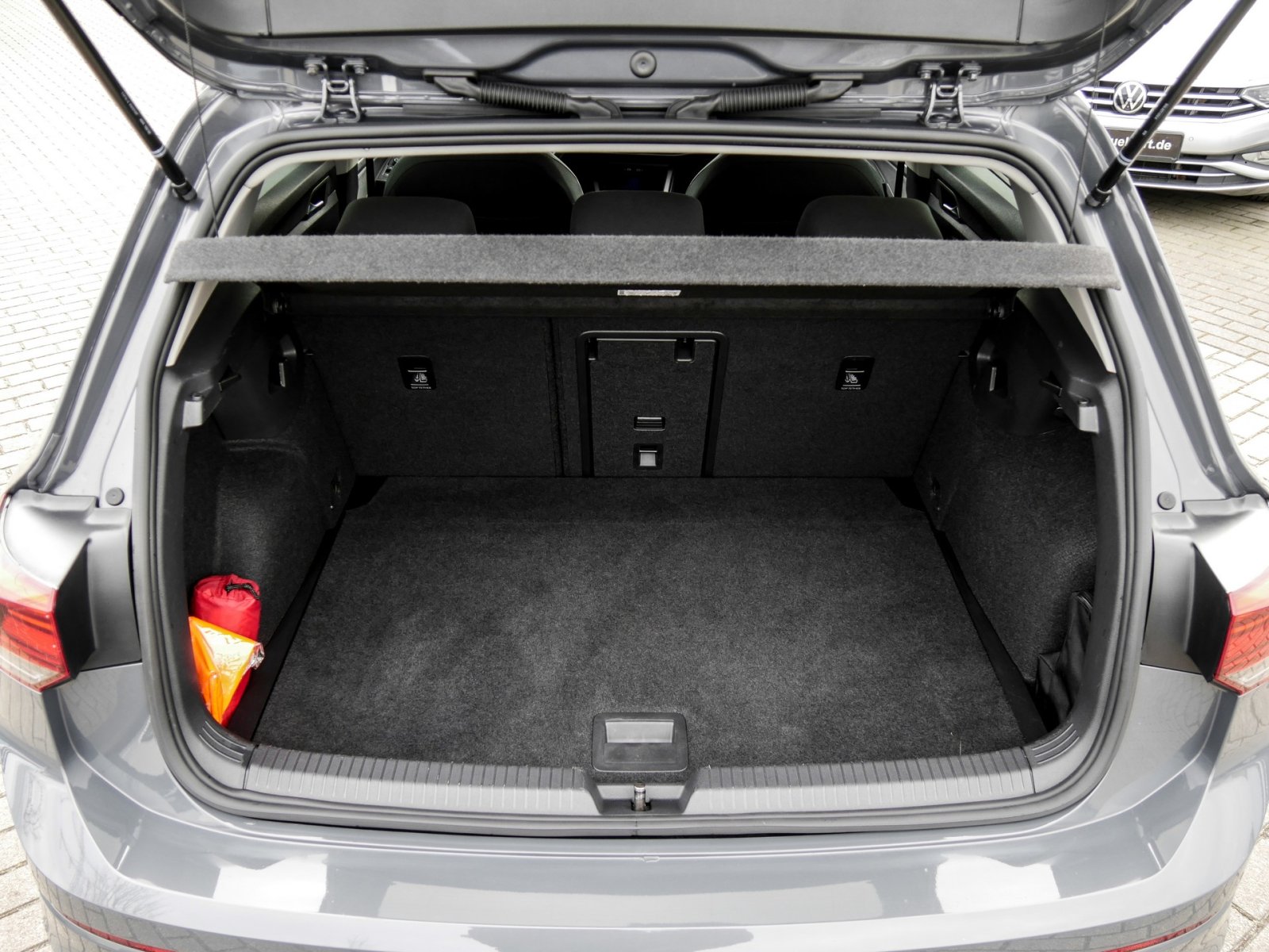 Volkswagen Golf VIII 1.5 eTSI ACTIVE CAM ACC ALU NAVI LED
