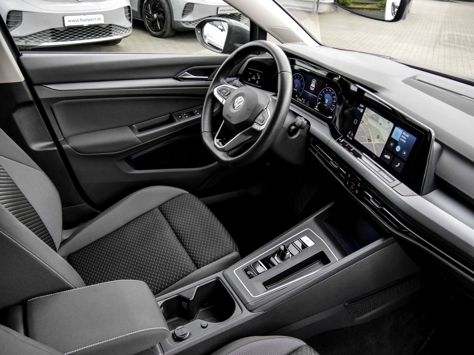 Volkswagen Golf VIII 1.5 eTSI ACTIVE CAM ACC ALU NAVI LED