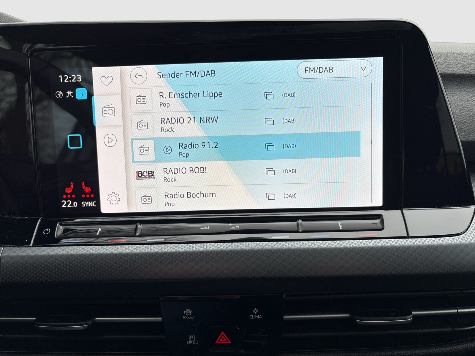 Volkswagen Golf VIII 1.0 eTSI ACTIVE PANO ACC NAVI LM17