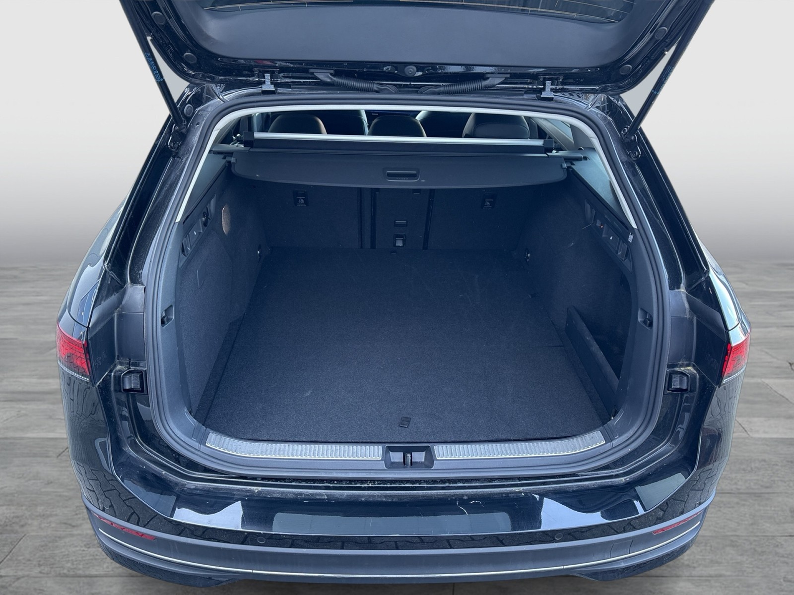 Volkswagen Passat Variant 1.5 HYBRID BUSINESS AHK CAM ACC