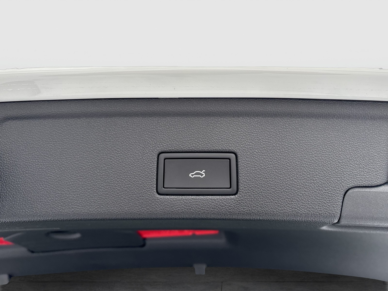 Volkswagen Touareg V6 ELEGANCE NEUESMODELL AHK CAM ACC LM19