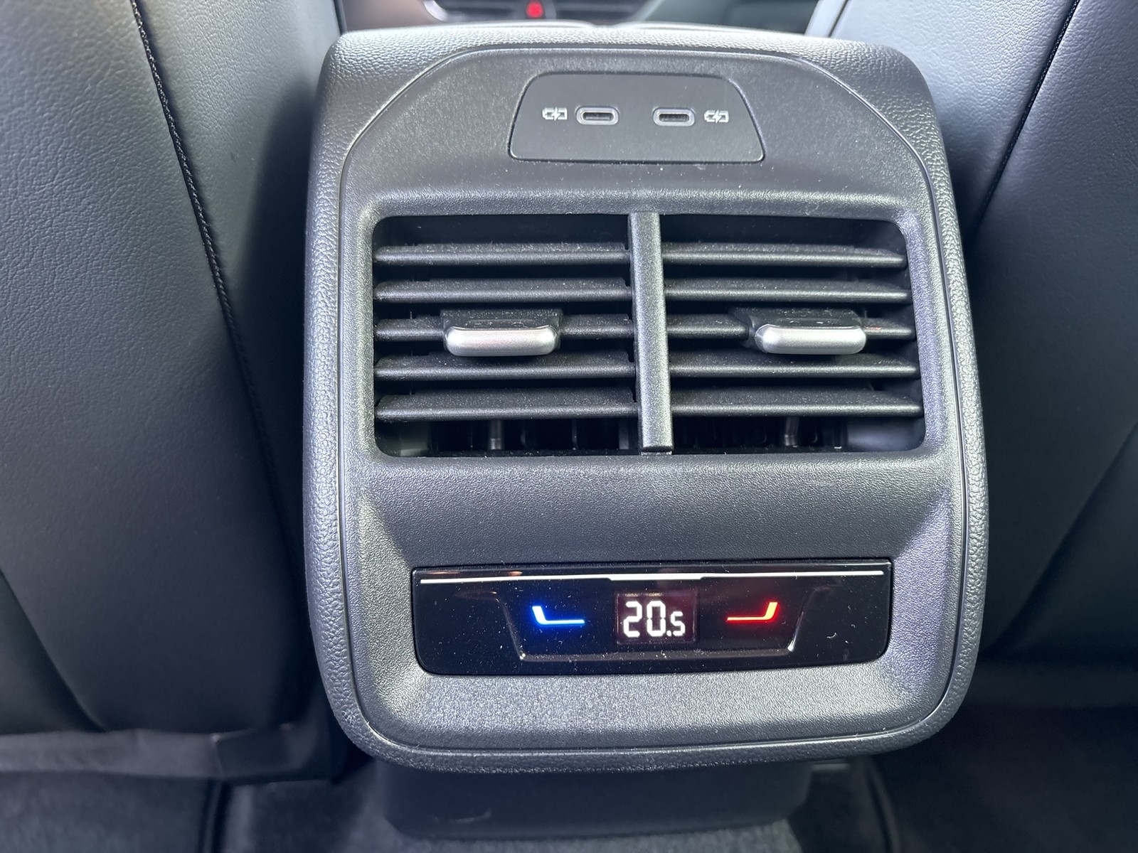 Volkswagen Passat Variant 1.5 HYBRID BUSINESS AHK CAM ACC