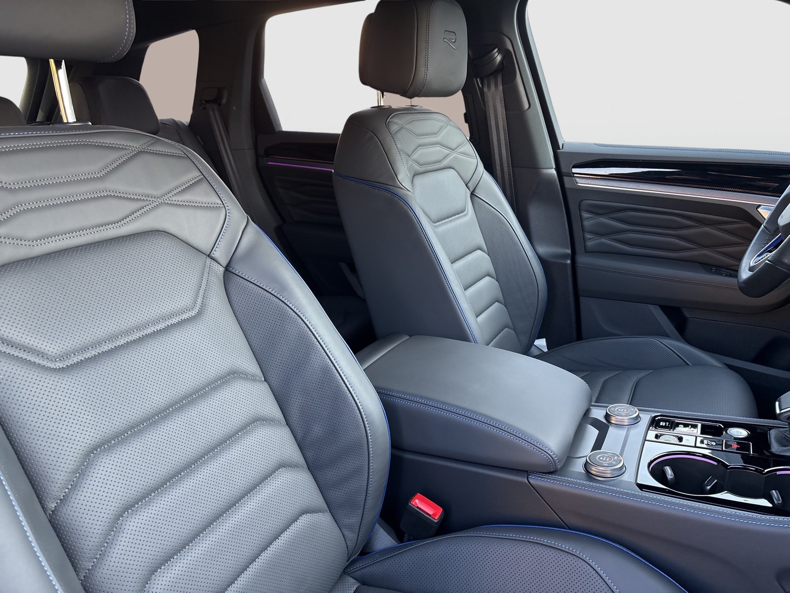 Volkswagen Touareg HYBRID R NEUESMODELL AHK 360CAM ACC LM21