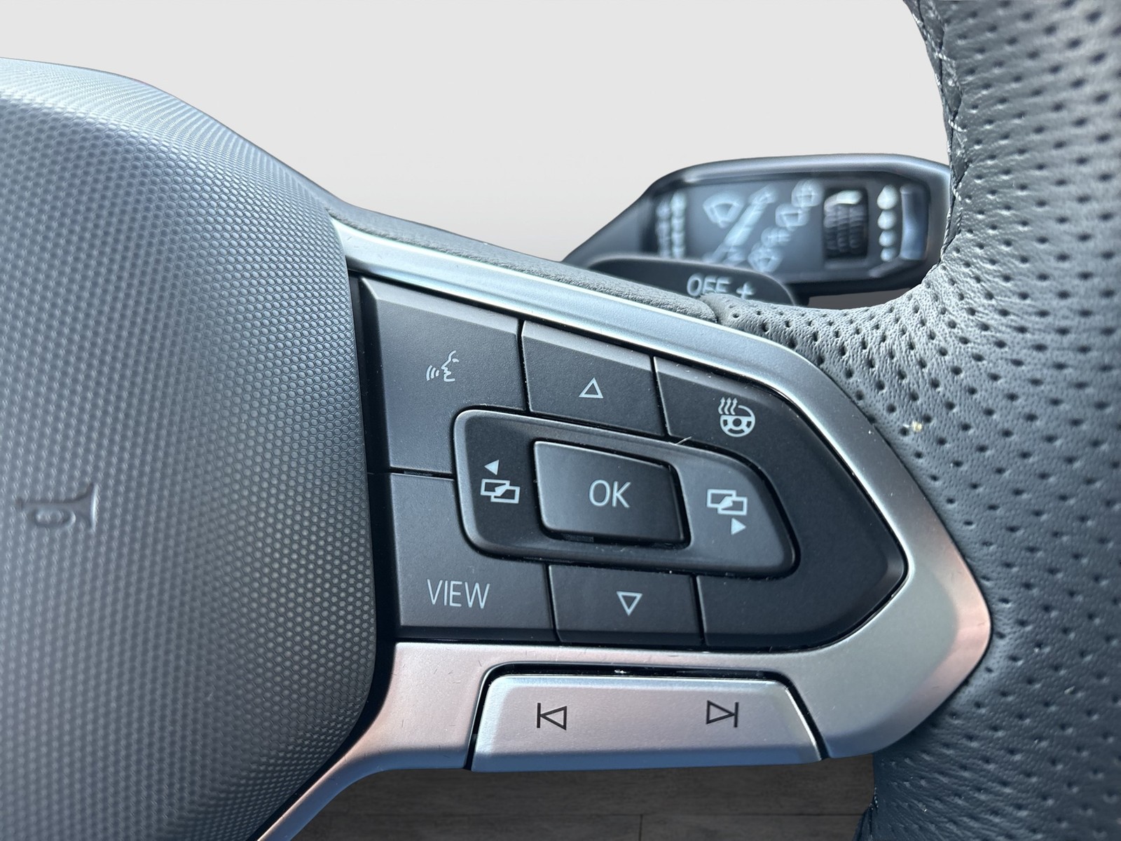 Volkswagen Touareg HYBRID R NEUESMODELL AHK 360CAM ACC LM21