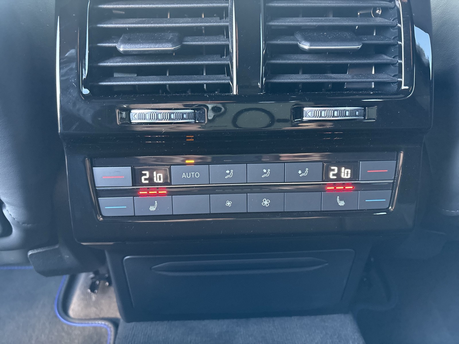 Volkswagen Touareg HYBRID R NEUESMODELL AHK 360CAM ACC LM21