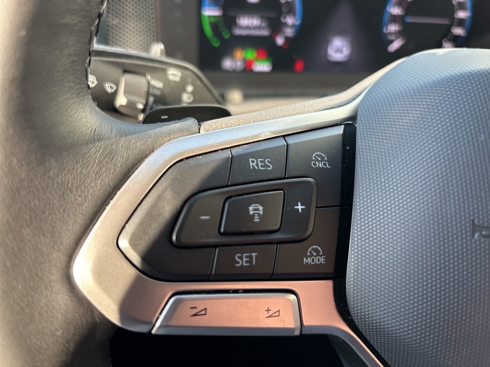 Volkswagen Passat Variant 1.5 HYBRID BUSINESS AHK CAM ACC