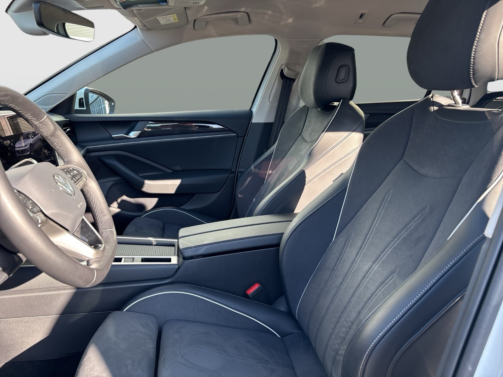 Volkswagen Passat Variant 1.5 HYBRID BUSINESS AHK CAM ACC