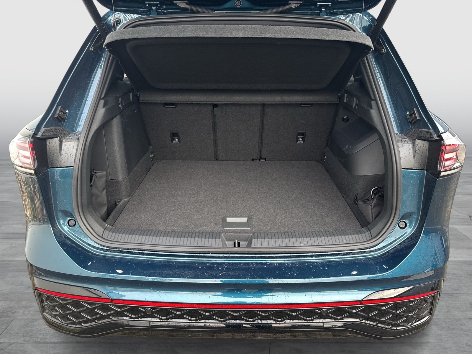 Volkswagen Tiguan 1.5 HYBRID R-LINE NEUES MODELL AHK 360CAM