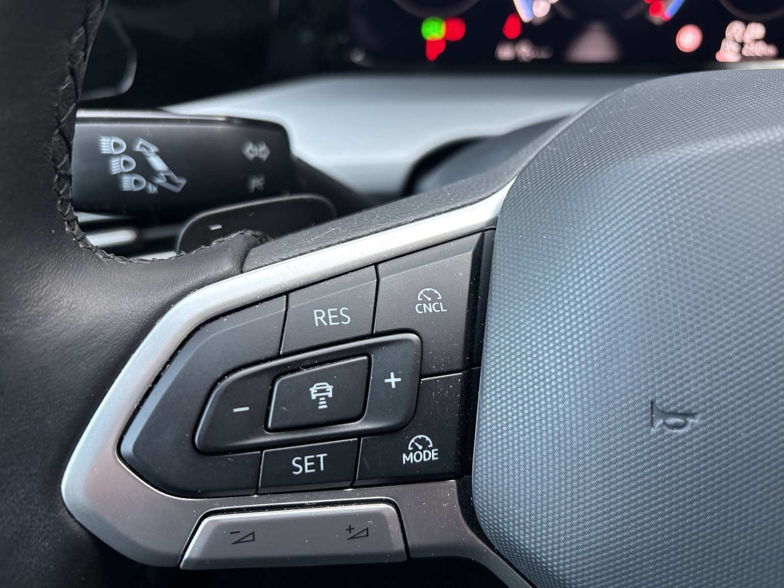 Volkswagen Golf VIII 2.0 LIFE FACELIFT ACC CARPLAY SITZHEIZ