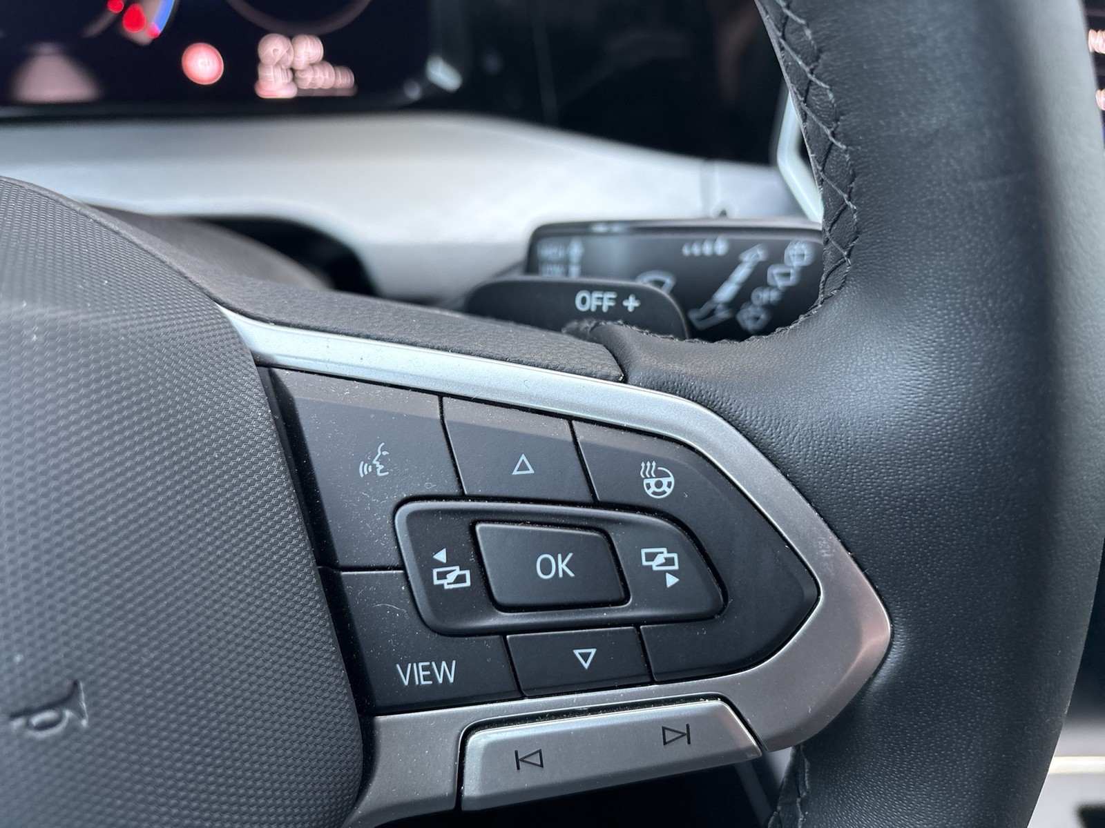 Volkswagen Golf VIII 2.0 LIFE FACELIFT ACC CARPLAY SITZHEIZ