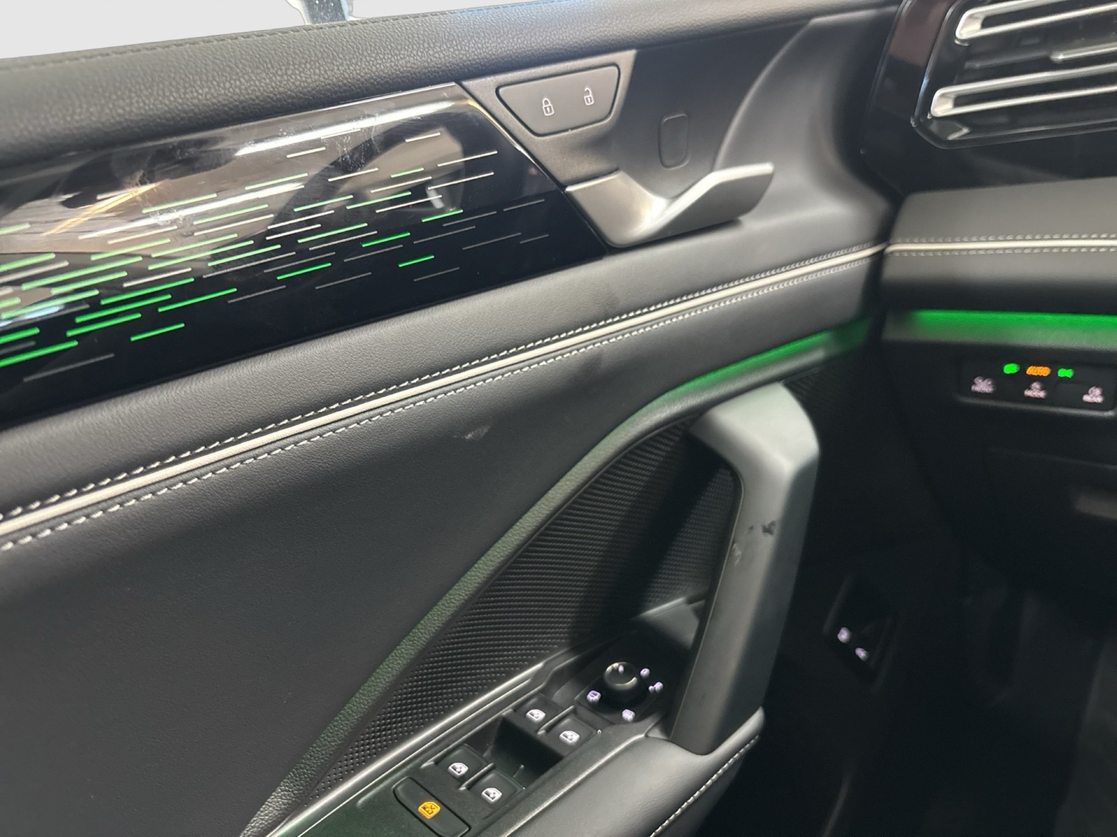 Volkswagen Tiguan 1.5 HYBRID ELEGANCE AHK CAM ACC