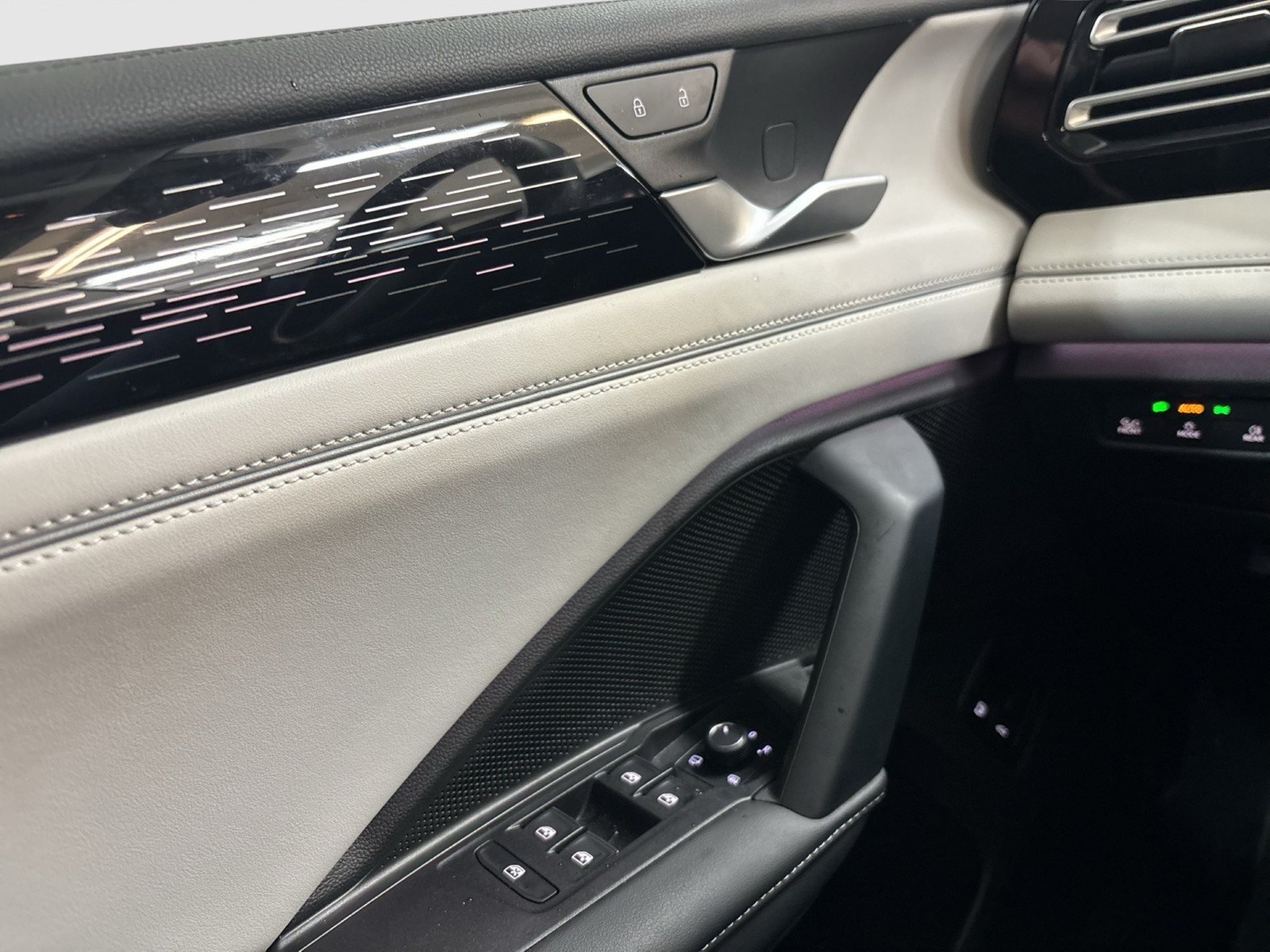 Volkswagen Tiguan 1.5 HYBRID ELEGANCE NEUES MODELL AHK CAM