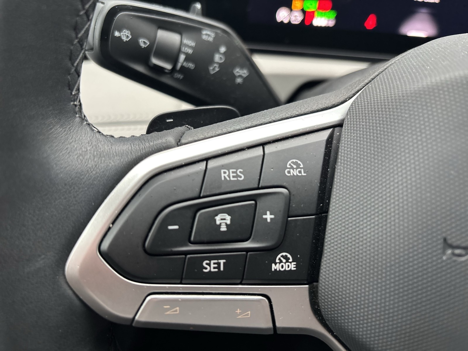 Volkswagen Tiguan 1.5 HYBRID ELEGANCE NEUES MODELL AHK CAM