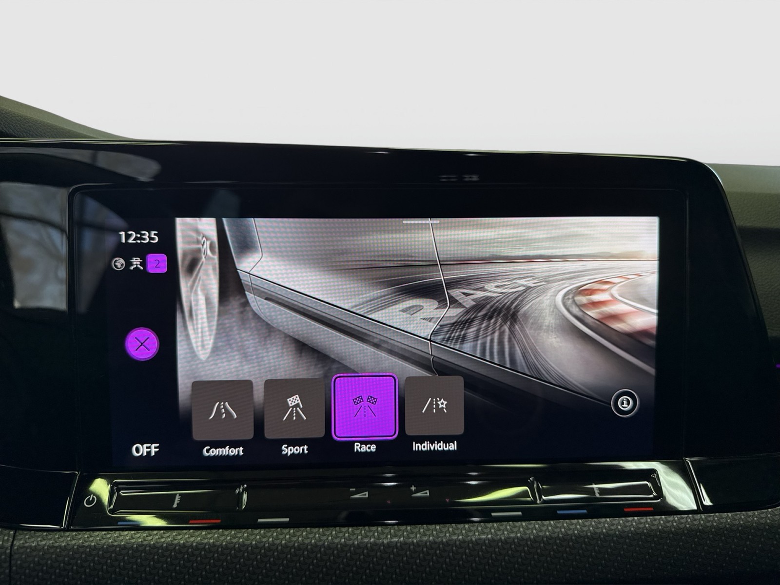 Volkswagen Golf VIII 2.0 R 4X4 ACC LM18 LED+ CARPLAY DAB+