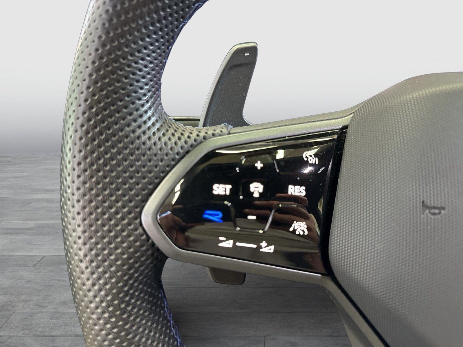 Volkswagen Golf VIII 2.0 R 4X4 ACC LM18 LED+ CARPLAY DAB+