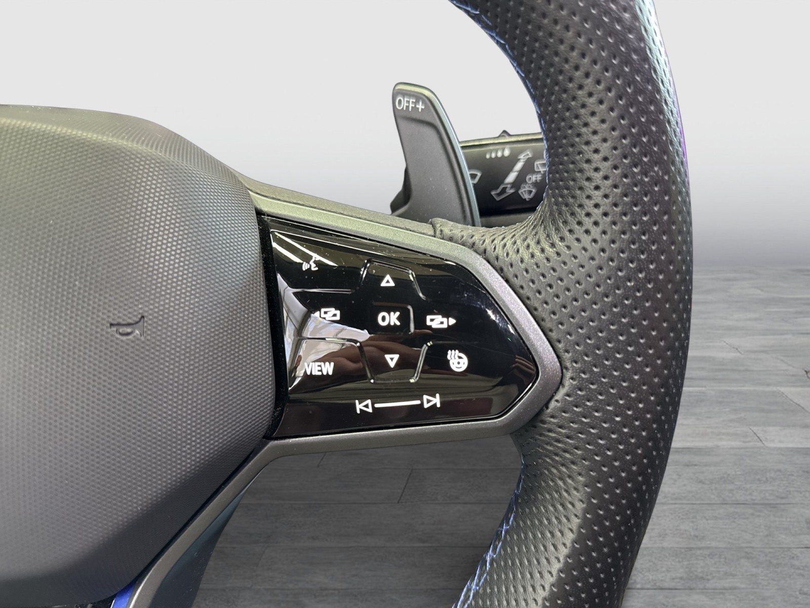 Volkswagen Golf VIII 2.0 R 4X4 ACC LM18 LED+ CARPLAY DAB+