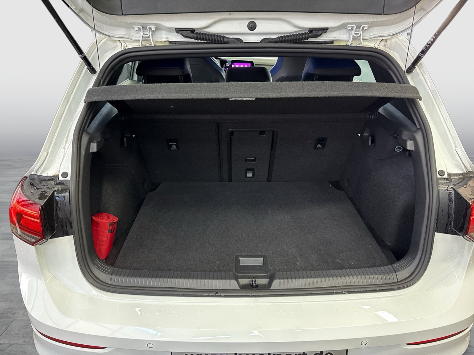 Volkswagen Golf VIII 2.0 R 4X4 ACC LM18 LED+ CARPLAY DAB+