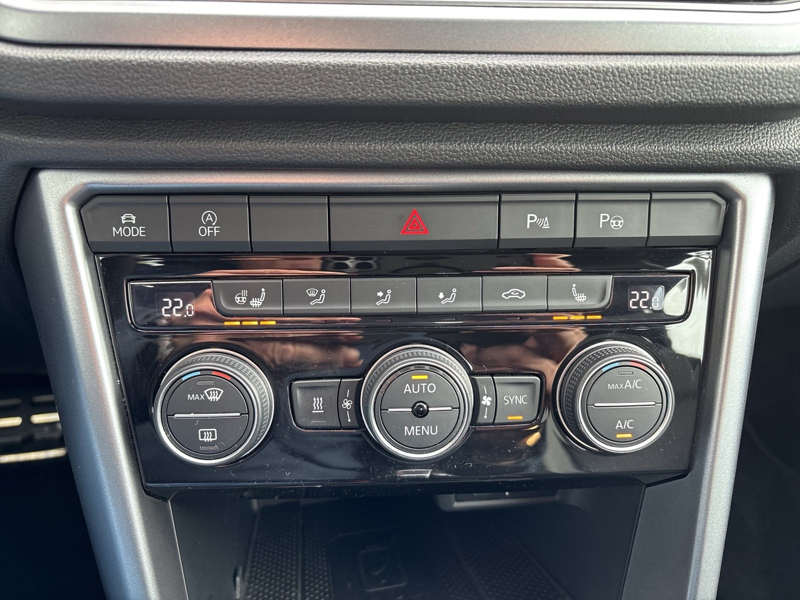 Volkswagen T-Roc Cabrio 1.5 ACTIVE STANDHZ. CAM ACC LM18