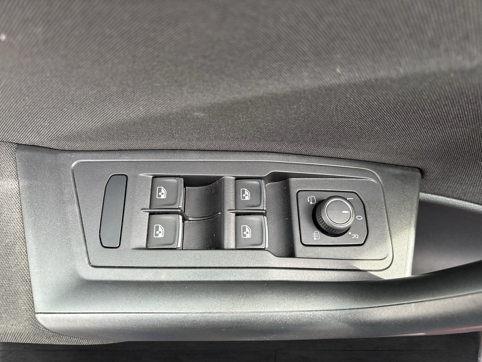 Volkswagen T-Roc Cabrio 1.5 ACTIVE STANDHZ. CAM ACC LM18