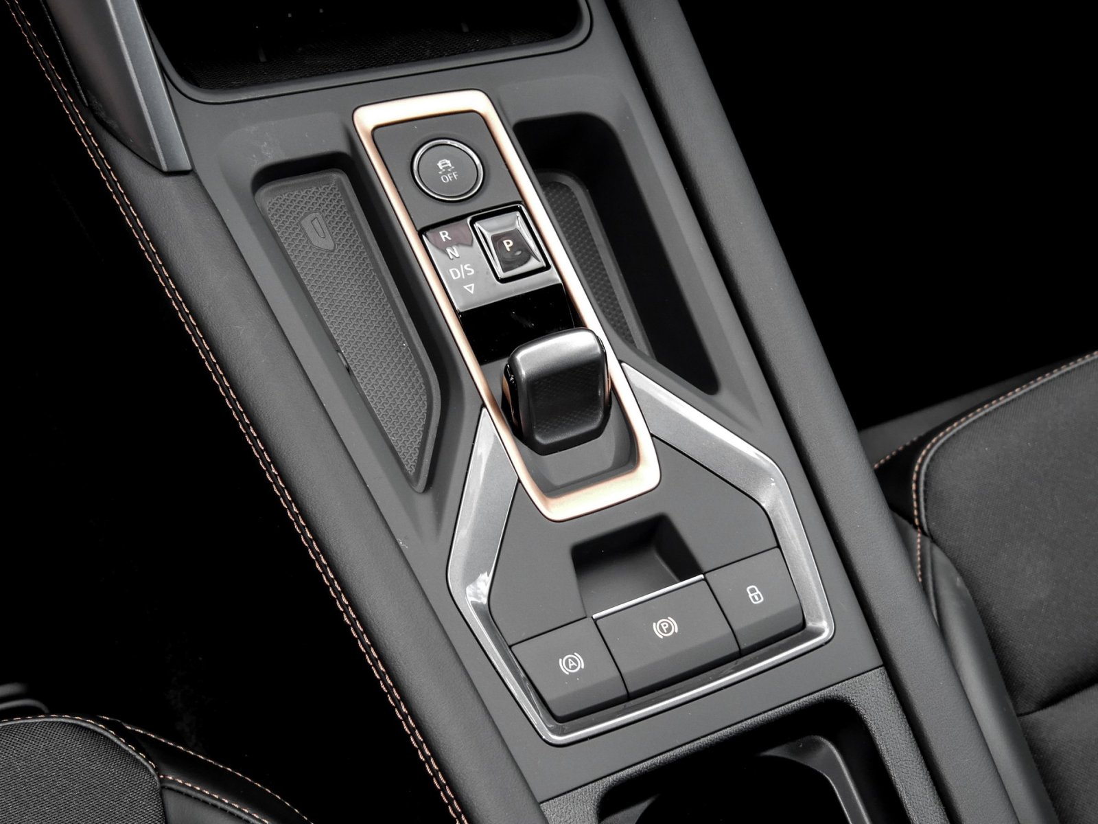 Cupra Formentor eHYBRID DSG AHK LM19