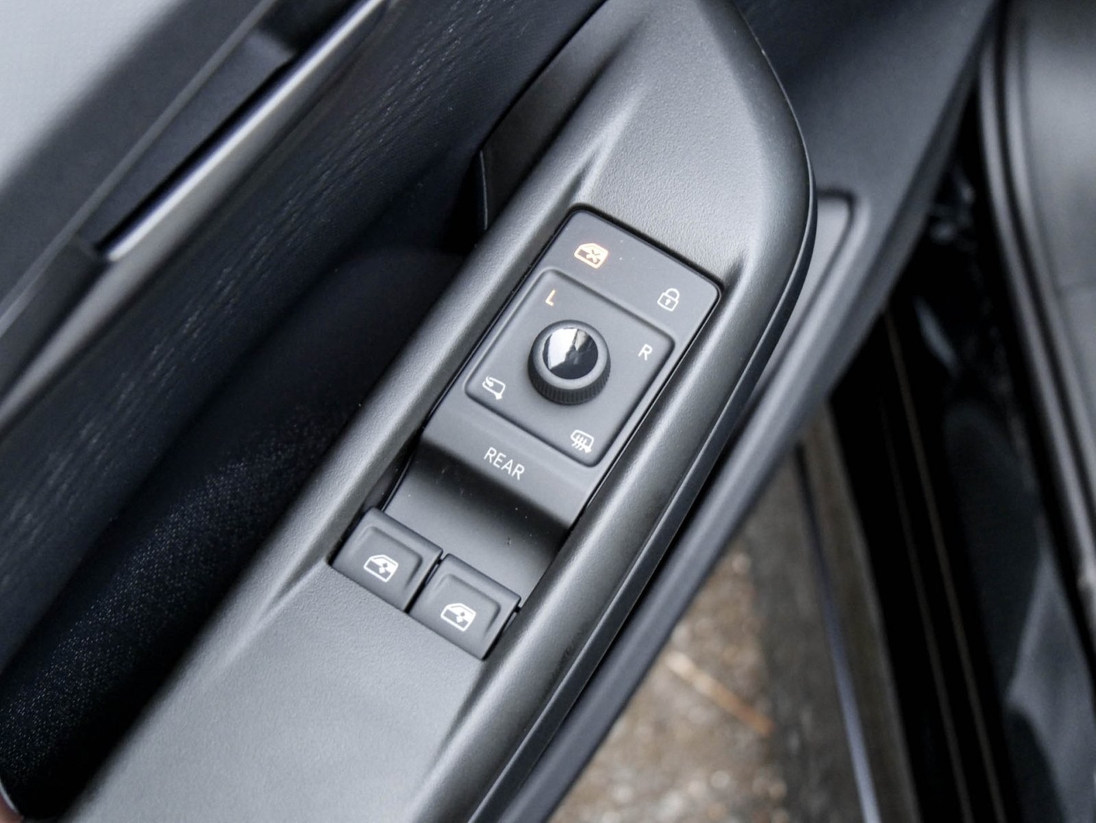 Cupra Born EDITION DYNAMIC NAV ACC SHZ 19LM SENNHEISER