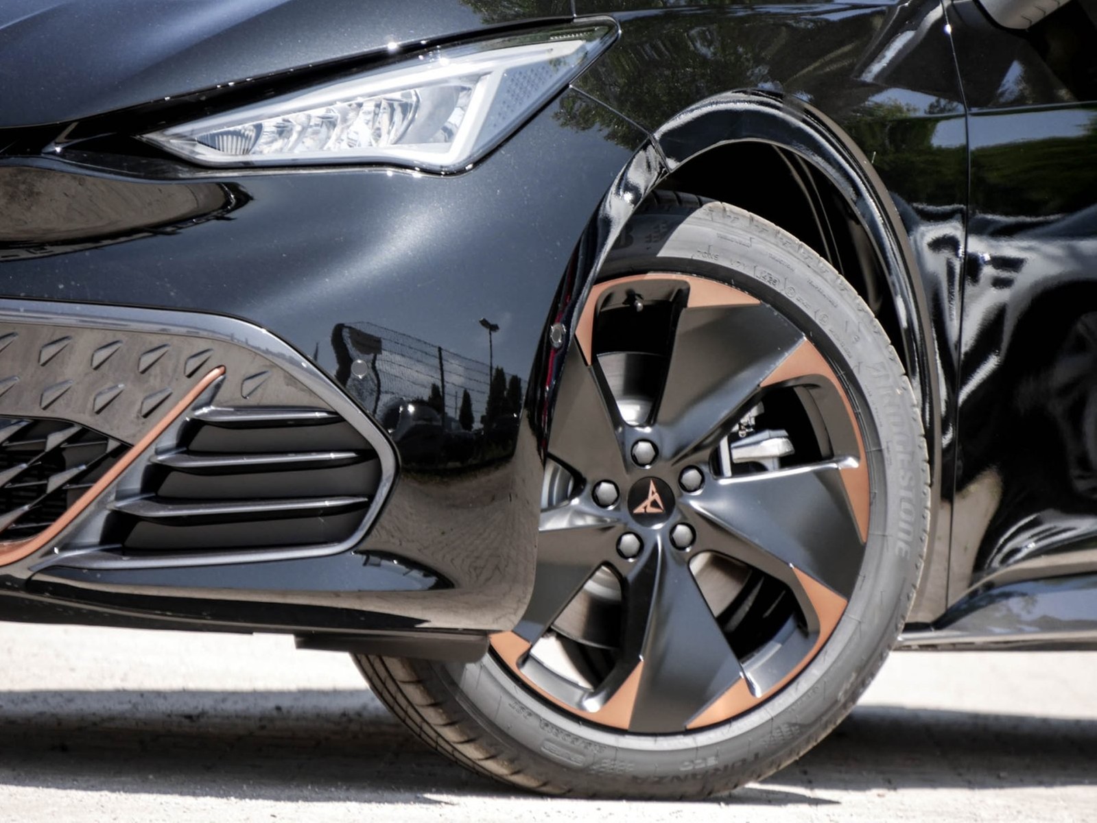 Cupra Born EDITION DYNAMIC NAV ACC SHZ 19LM SENNHEISER