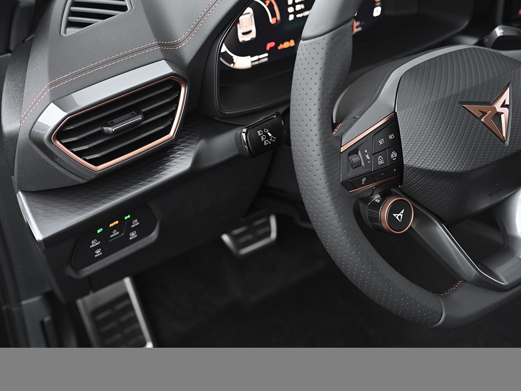 Cupra Formentor HYBRID VZ 360CAM SENNHEISER NAVI