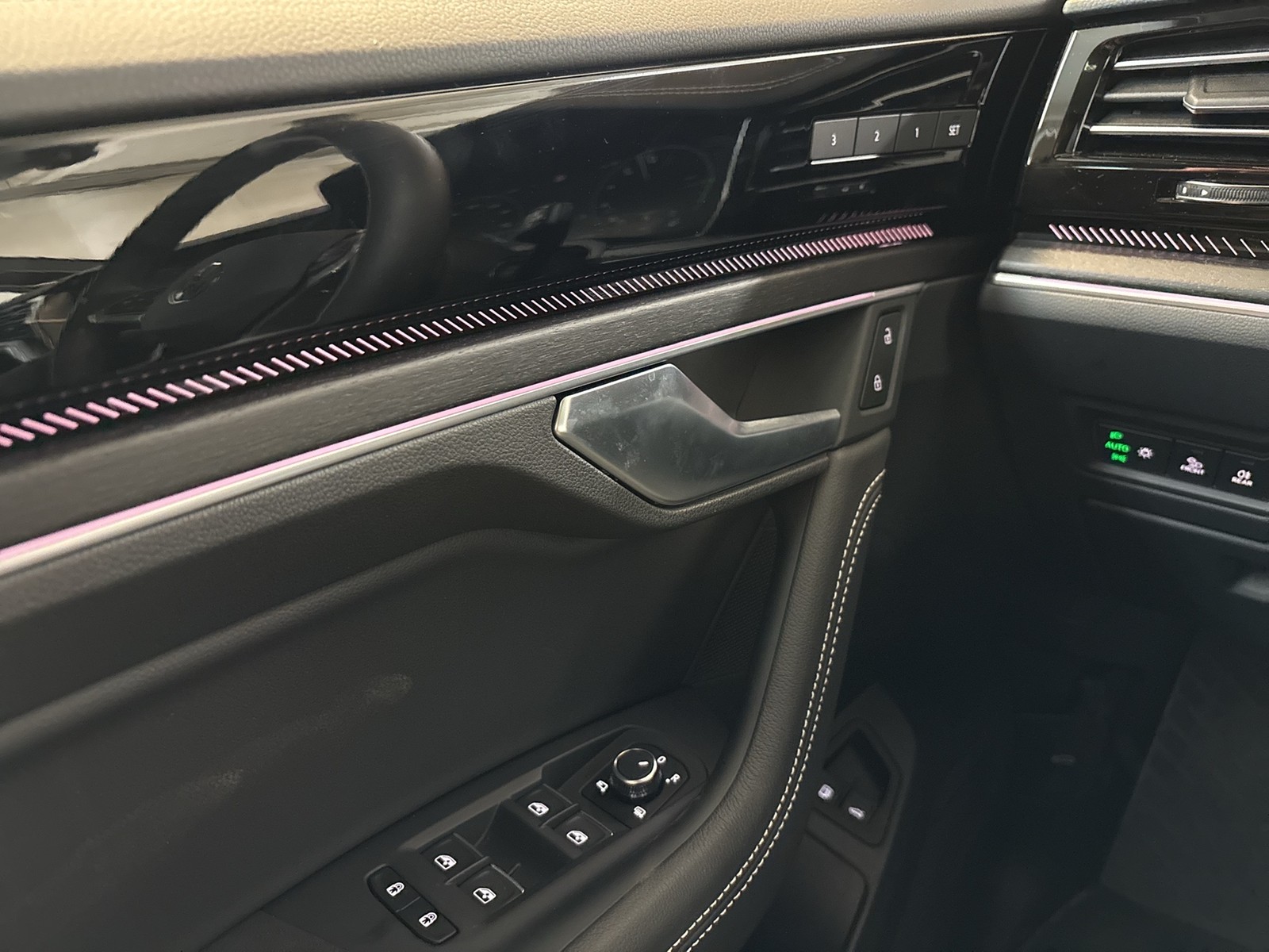 Volkswagen Touareg HYBRID ELEGANCE PANO DYNAUDIO AHK LM21