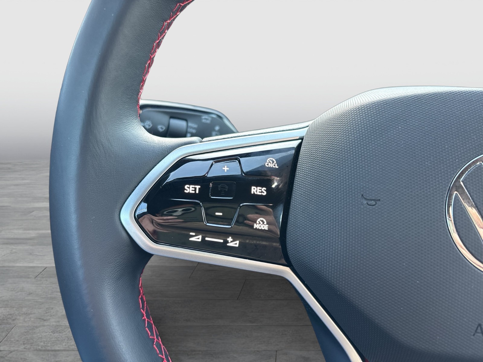 Volkswagen ID.7 Tourer GTX 4X4 WÄRMEPUMPE AHK 360°CAM LM20