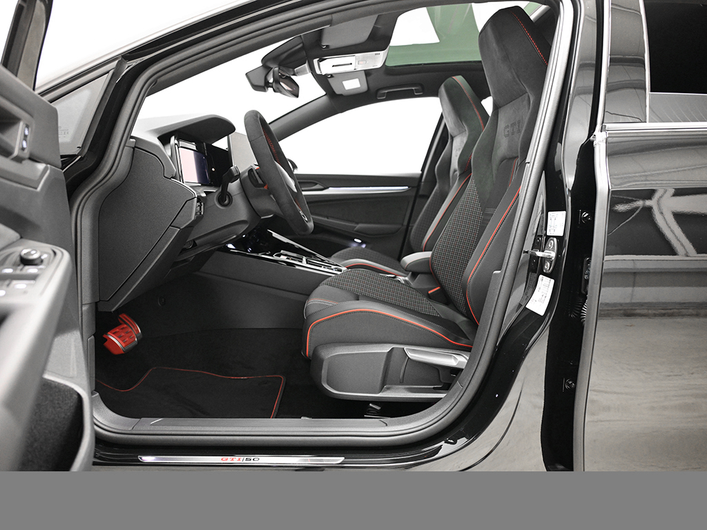 Volkswagen Golf GTI EDITION 50