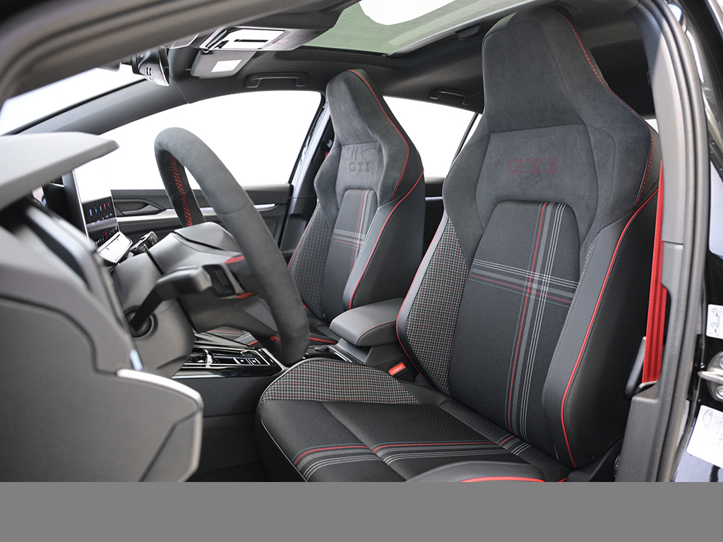Volkswagen Golf GTI EDITION 50