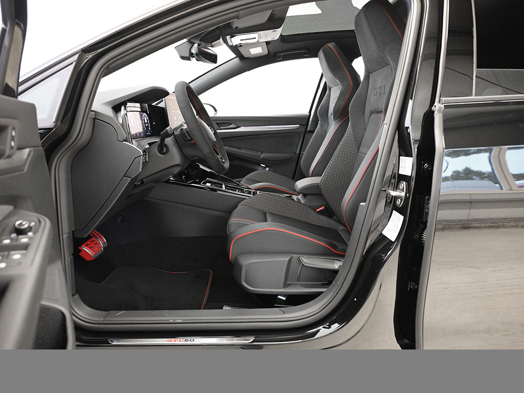 Volkswagen Golf GTI EDITION 50