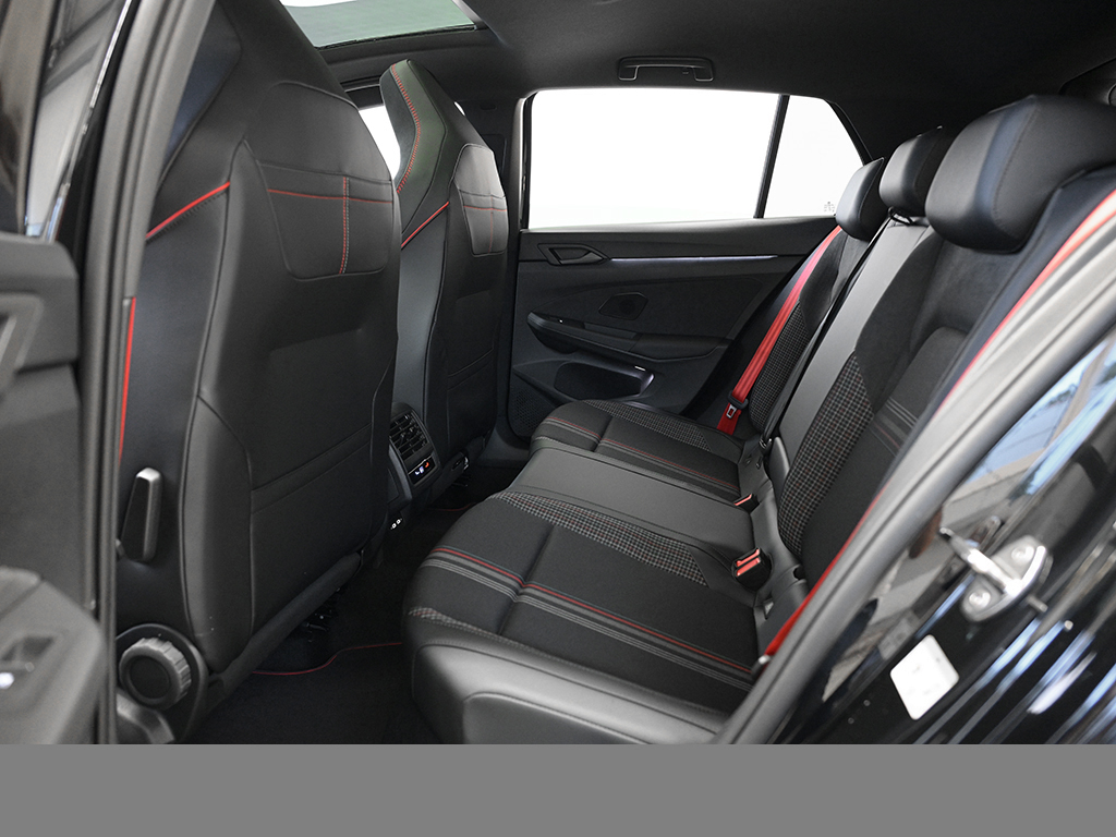 Volkswagen Golf GTI EDITION 50
