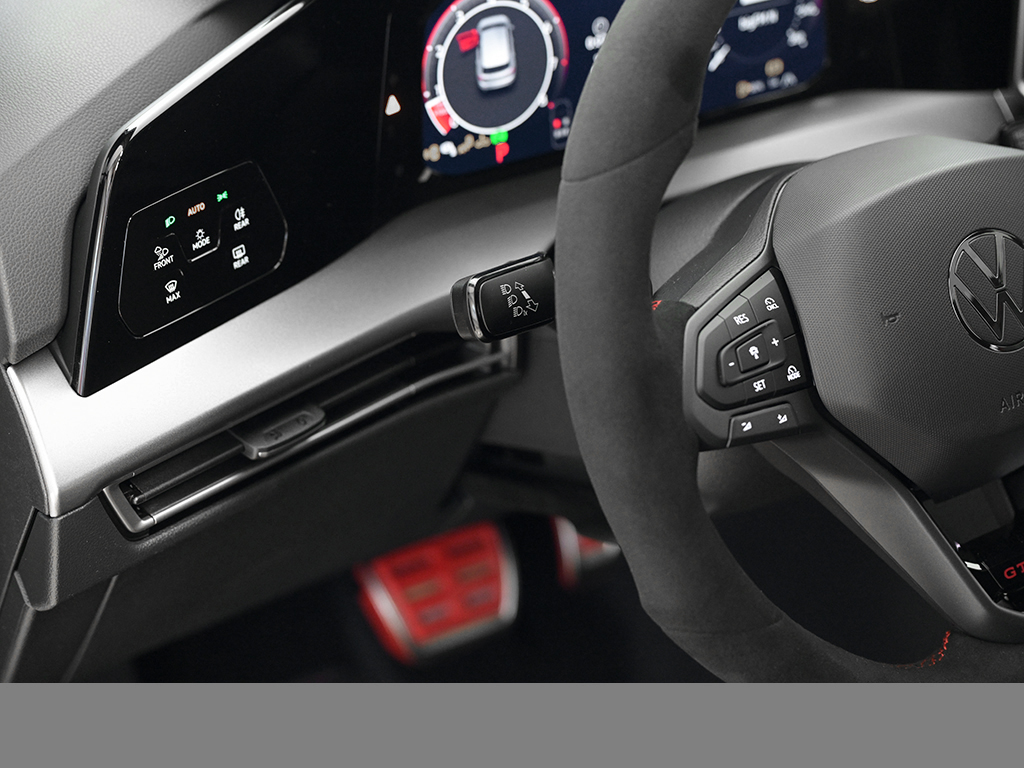 Volkswagen Golf GTI EDITION 50