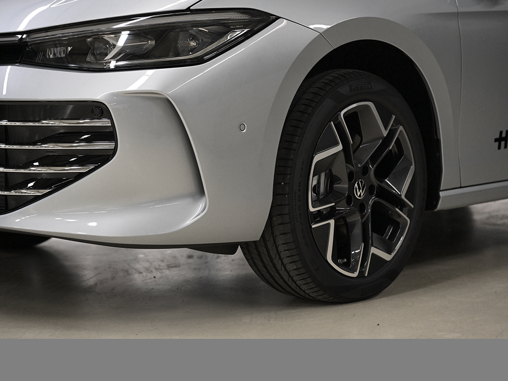 Volkswagen Passat Variant 2.0 ELEGANCE DSG LEDER STANDHZG