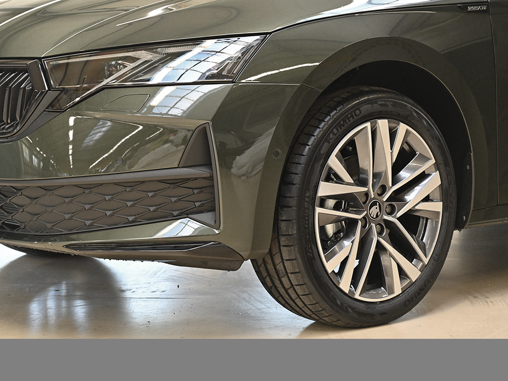 Skoda Octavia Combi 1.5 SPORTLINE DSG HEADUP eSITZE