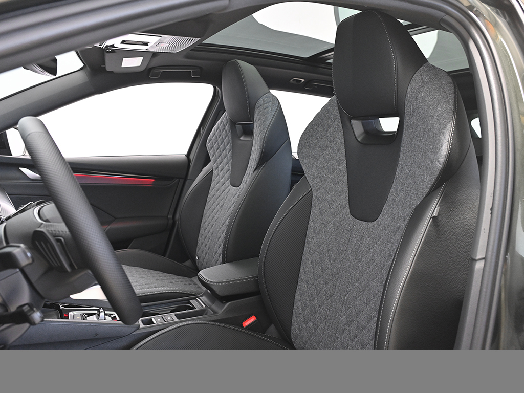 Skoda Octavia Combi 1.5 SPORTLINE DSG HEADUP eSITZE