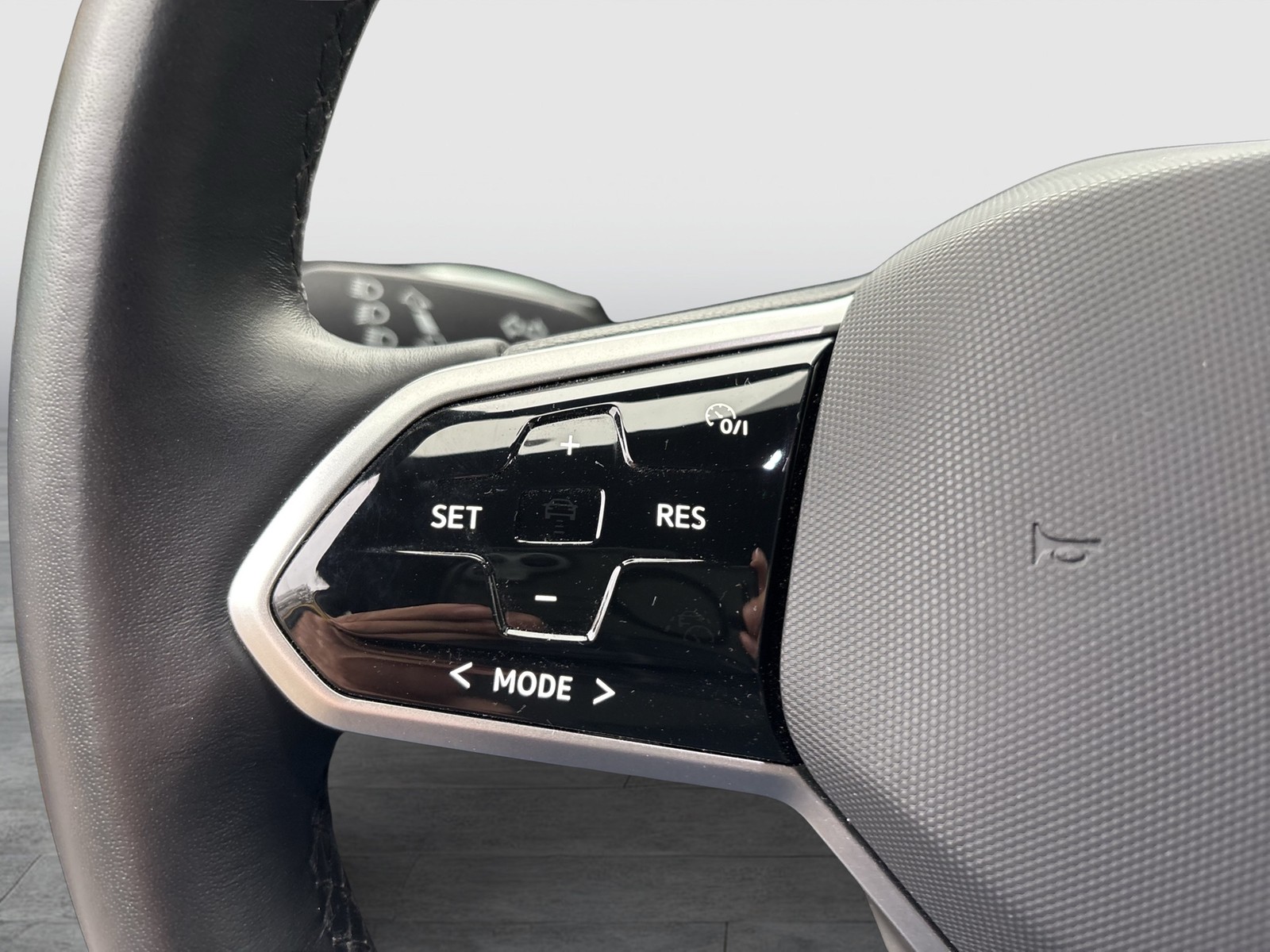 Volkswagen ID.4 Pro Performance LIFE ACC LM19 NAVI SITZHEIZ