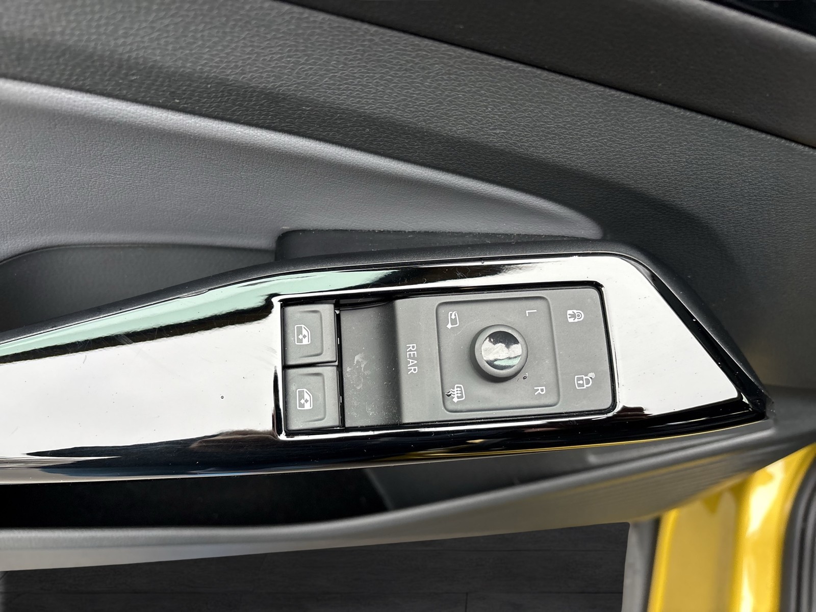 Volkswagen ID.4 Pro Performance LIFE ACC LM19 NAVI SITZHEIZ