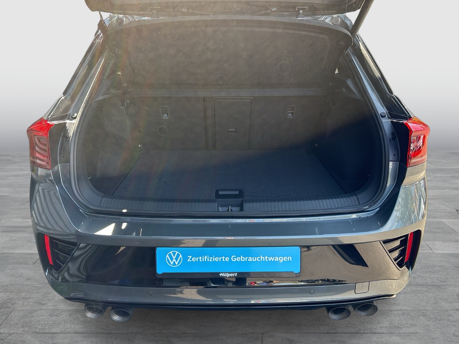 Volkswagen T-Roc 2.0 R BLACK STYLE 4X4 AKRAPOVIC CAM LM19