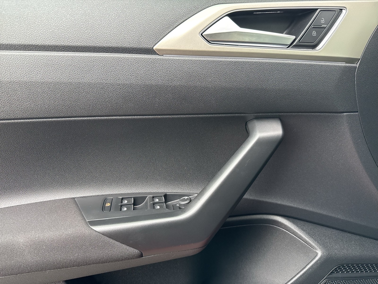 Volkswagen Taigo 1.5 MOVE BEATS CAM CARPLAY SITZHEIZUNG ALU