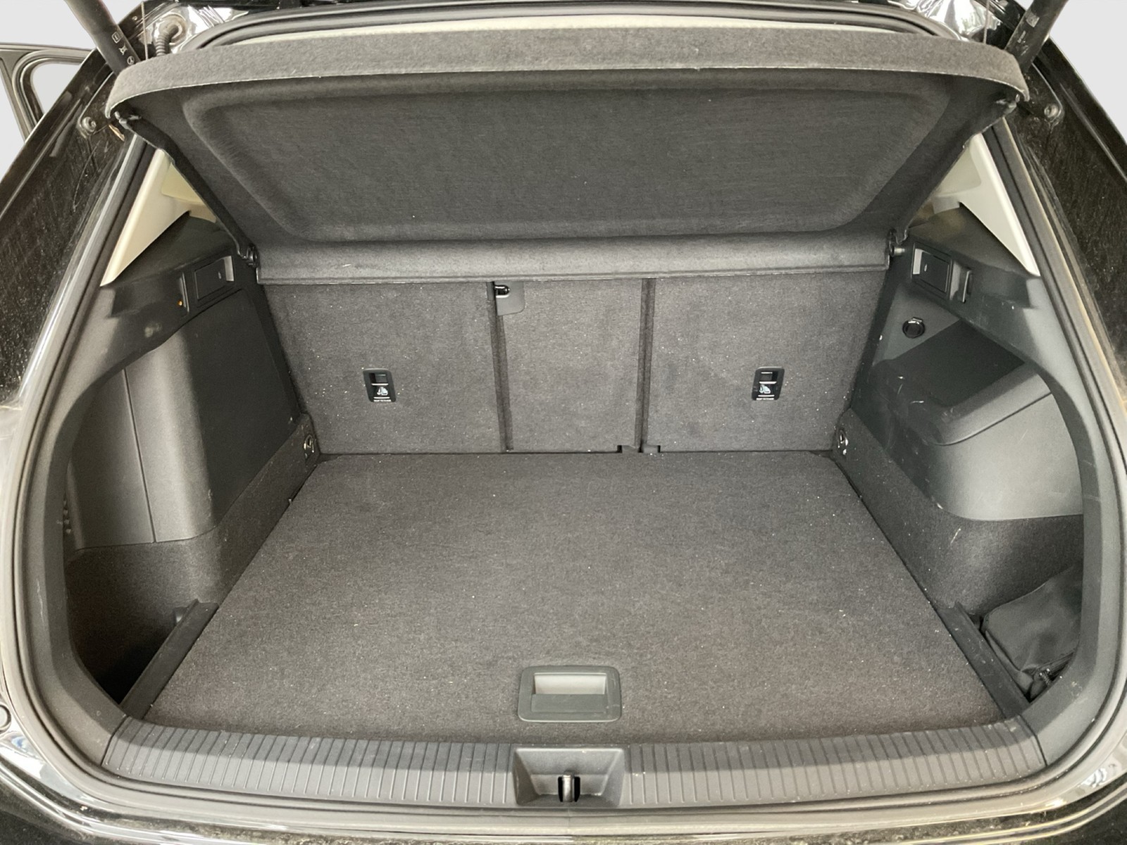 Volkswagen Tiguan 1.5 HYBRID ELEGANCE AHK 360°CAM ACC LM18