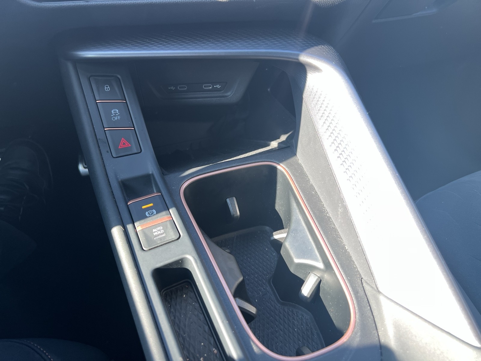 Cupra Terramar 1.5 eTSI 360CAM ACC LM18 HEADUP EKLAPPE