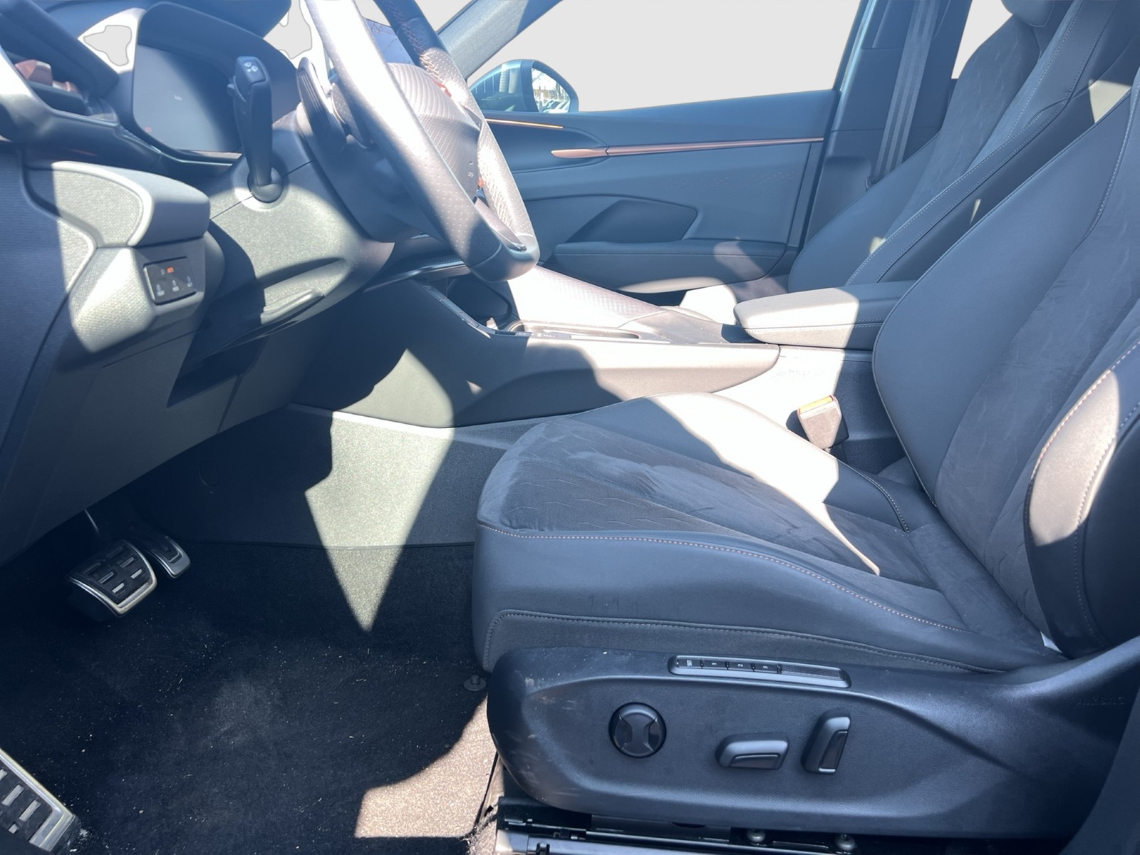 Cupra Terramar 1.5 eTSI 360CAM ACC LM18 HEADUP EKLAPPE